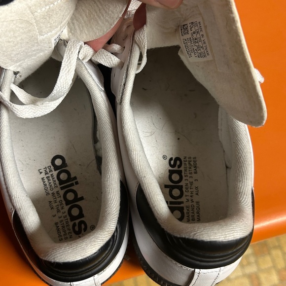 Adidas sambas White and Black Classic Sneakers - Picture 5 of 7